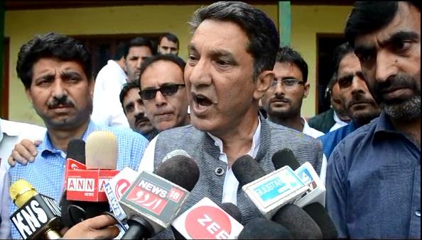 Resolve demands of teachers by July 27 or face protests at Zonal headquarters on July 28: Qayoom Wani tells Govt